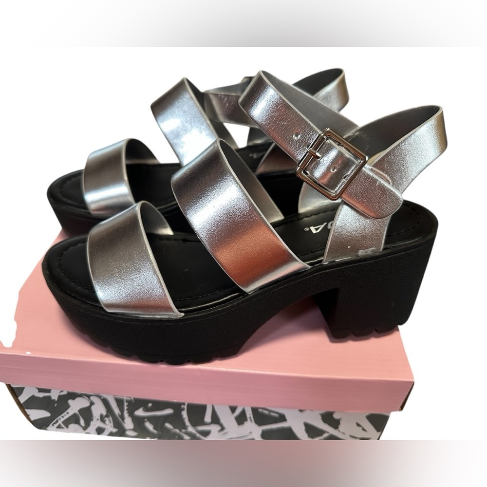 Soda Silver Platform Sandals women             Size 6 1/2.       (# 77)